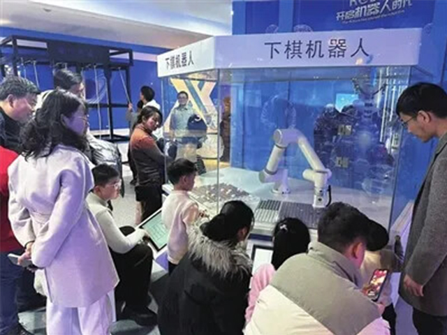 高邮市委书记田醒民考察由我公司承建的高邮科技馆项目(图3)