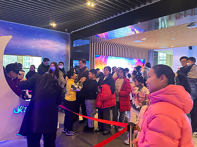 高邮市委书记田醒民考察由我公司承建的高邮科技馆项目(图5)