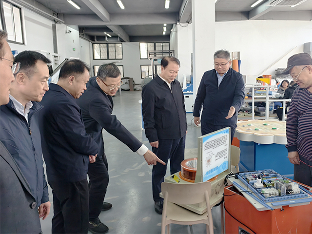 栖霞区政协主席张常军一行来我公司调研(图1)